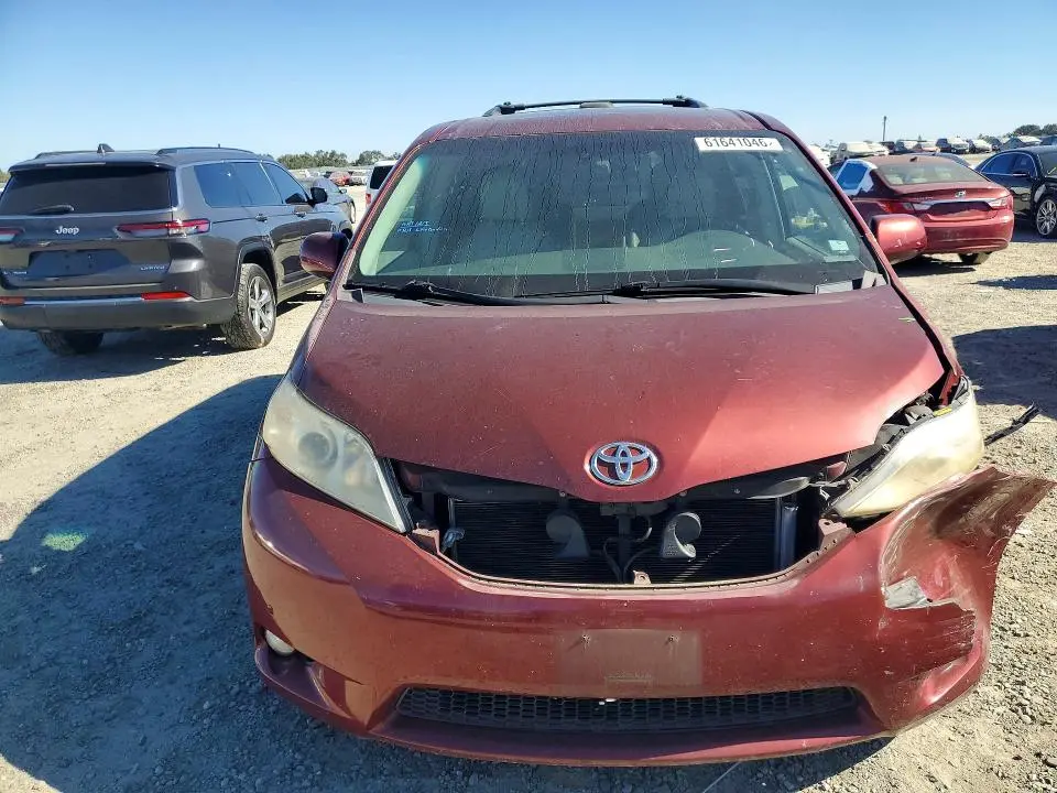 2011 TOYOTA SIENNA LIMITED 7-PASSENGER  