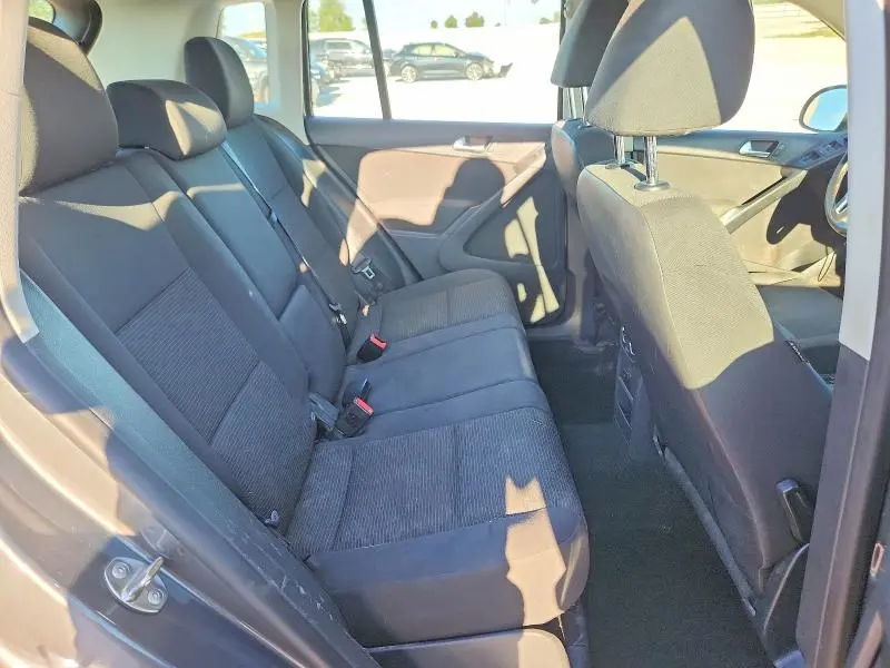 2014 VOLKSWAGEN TIGUAN S  