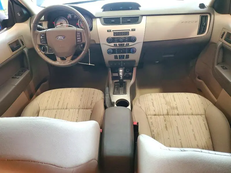 2010 FORD FOCUS SE  