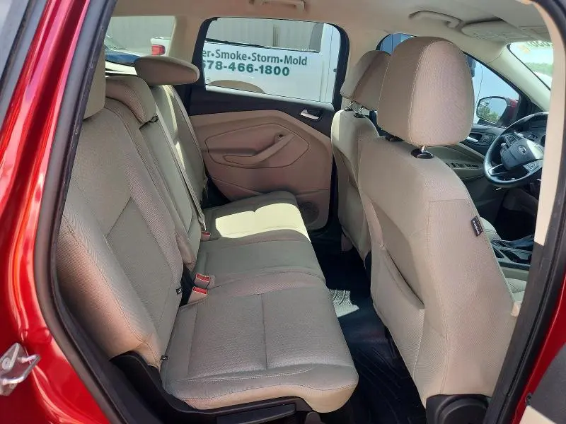 2017 FORD ESCAPE SE  