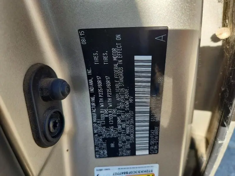 2015 TOYOTA SIENNA LE  