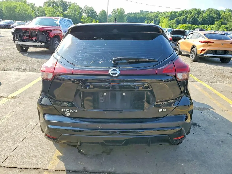 2021 NISSAN KICKS SR  