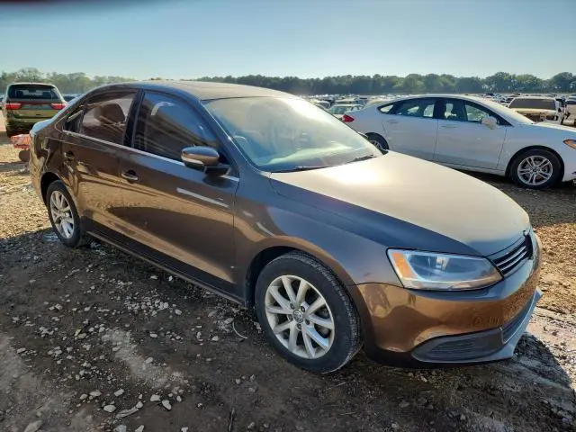 2013 VOLKSWAGEN JETTA SE  