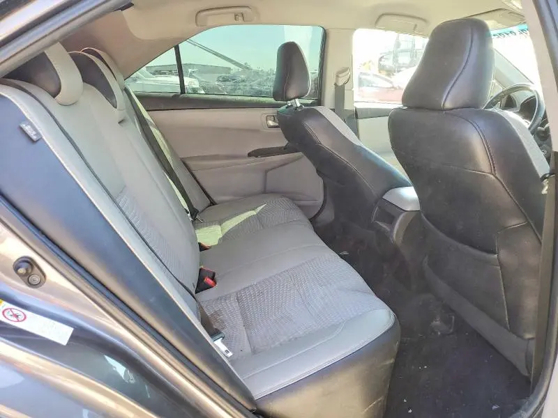 2015 TOYOTA CAMRY SE  