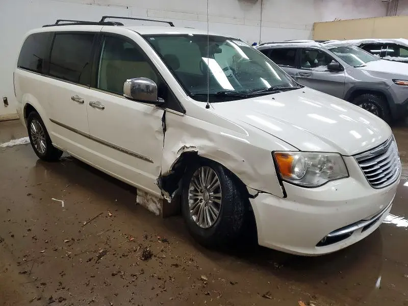 2013 CHRYSLER TOWN & COUNTRY TOURING L  