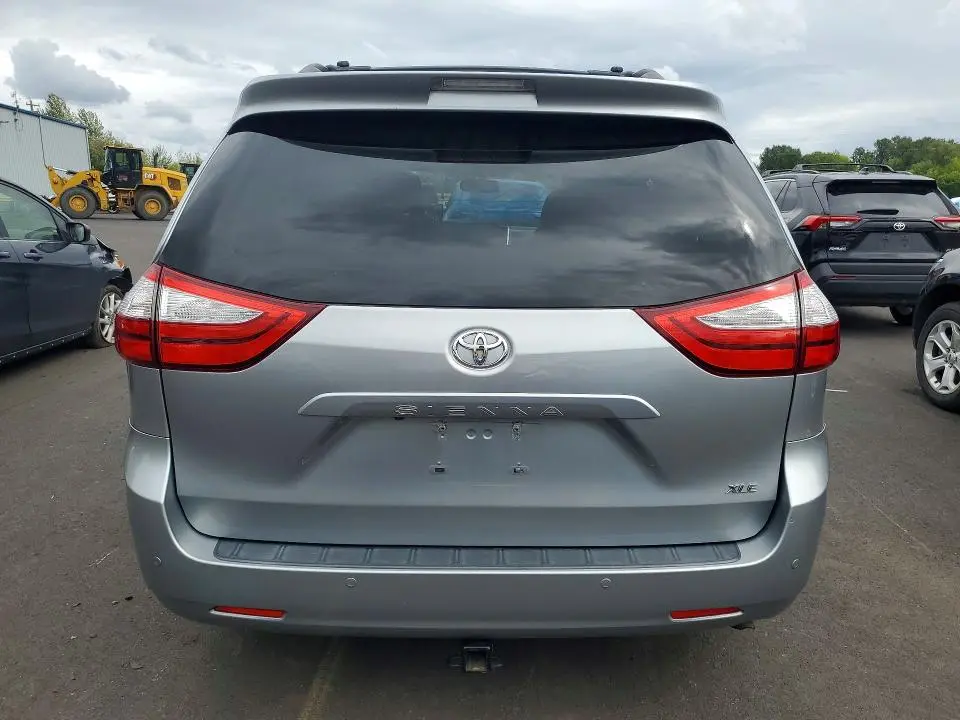 2017 TOYOTA SIENNA XLE 8-PASSENGER  