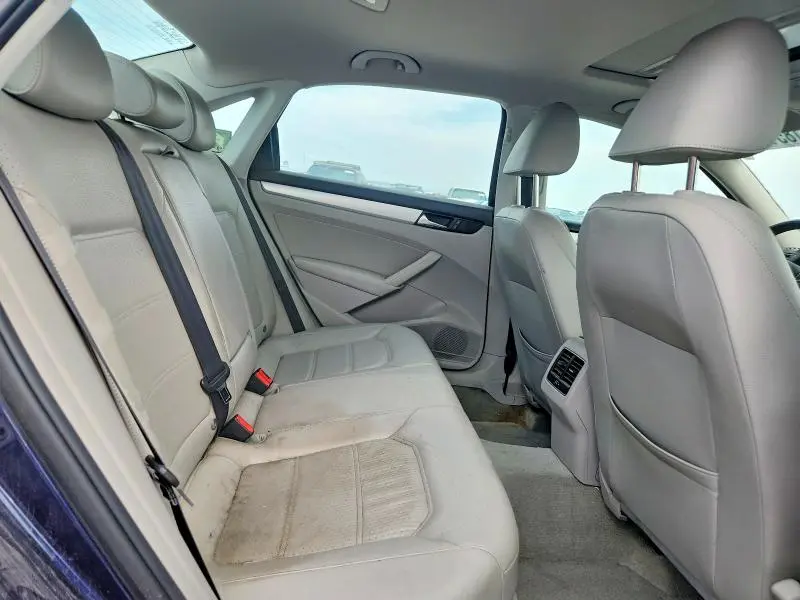 2013 VOLKSWAGEN PASSAT SE  