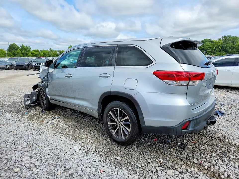 2017 TOYOTA HIGHLANDER XLE  