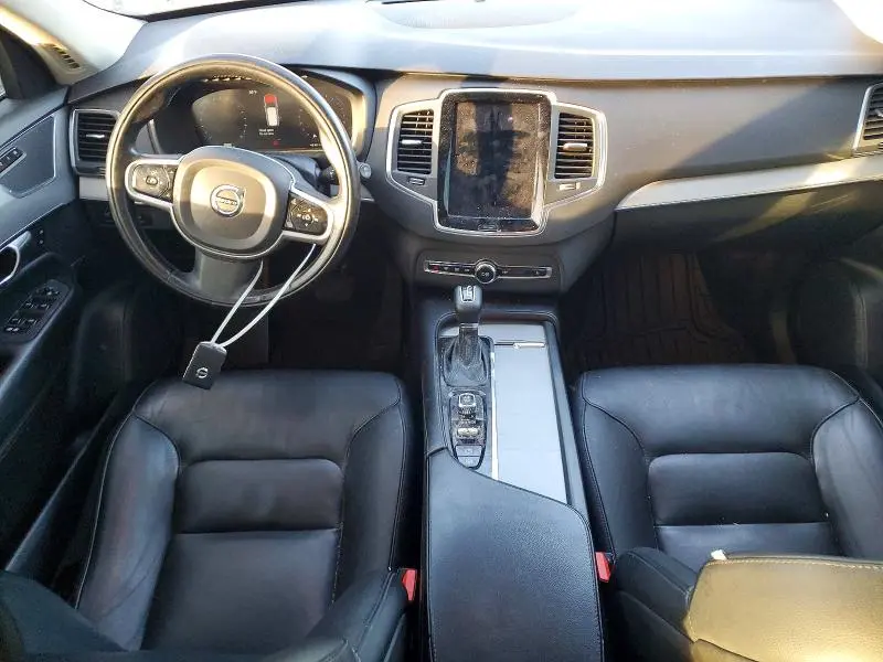 2021 VOLVO XC90 T5 MOMENTUM  