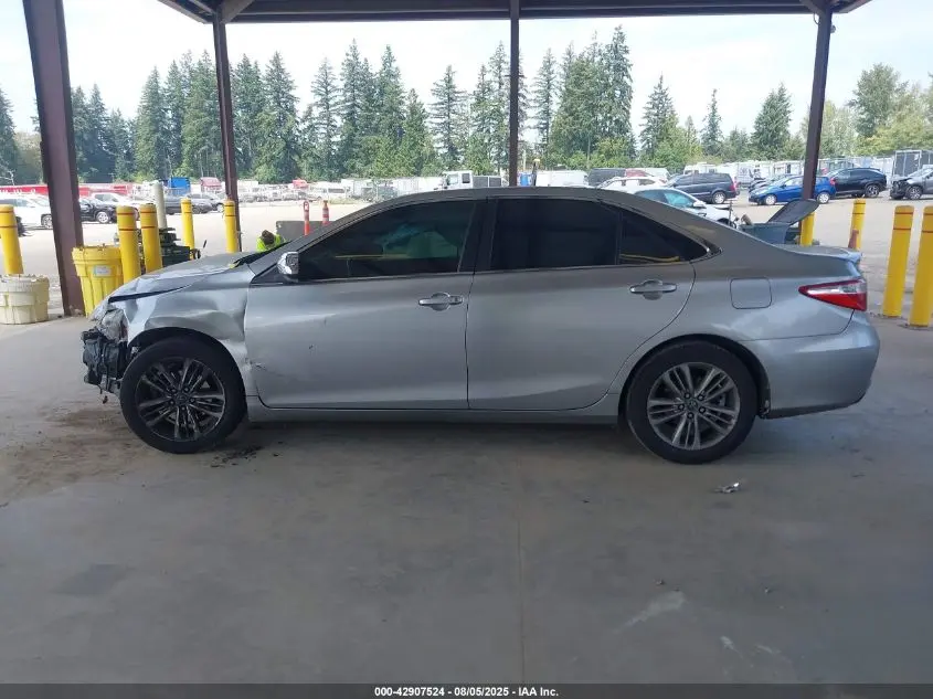 2016 TOYOTA CAMRY SE