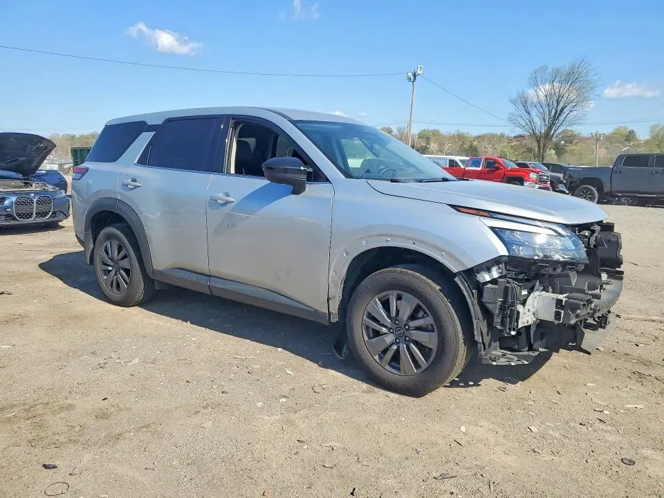 2024 NISSAN PATHFINDER S  