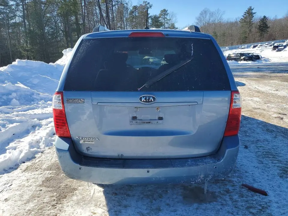 2010 KIA SEDONA LX  