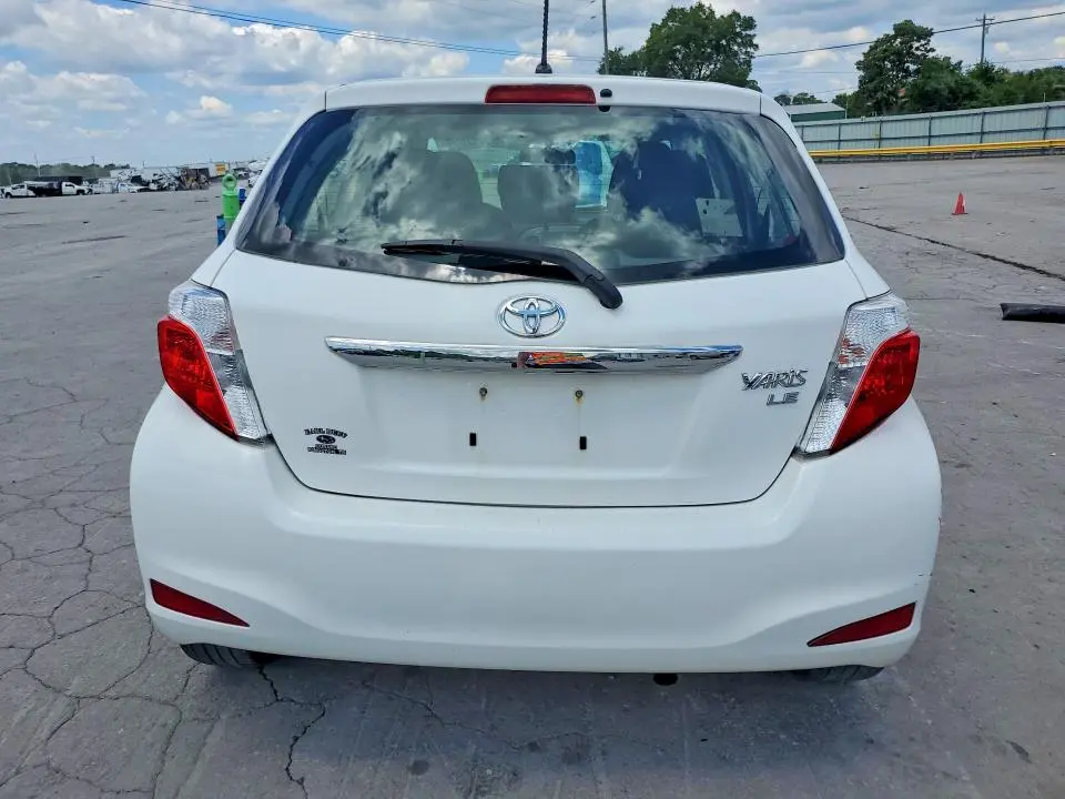 2013 TOYOTA YARIS 5-DOOR LE  