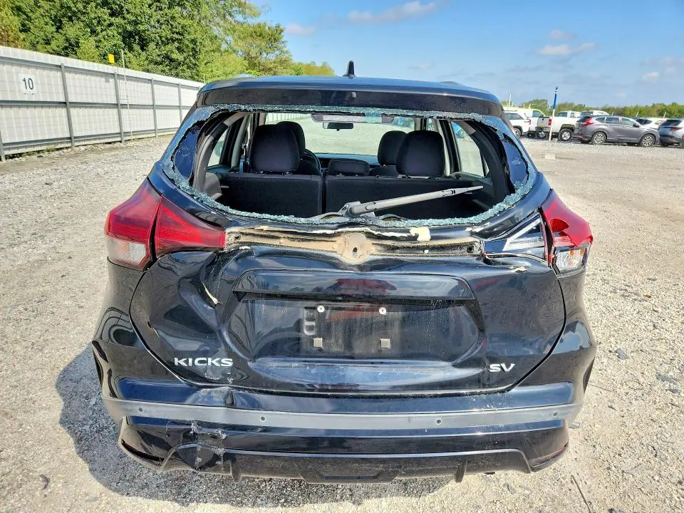 2021 NISSAN KICKS SV  