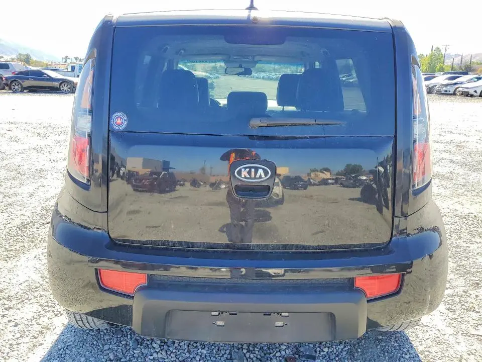 2011 KIA SOUL +  