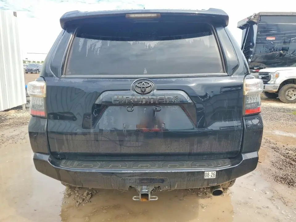 2021 TOYOTA 4RUNNER SR5  