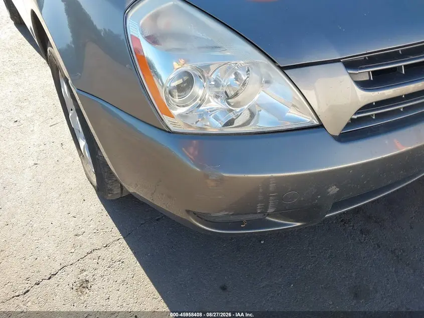 2010 KIA SEDONA LX