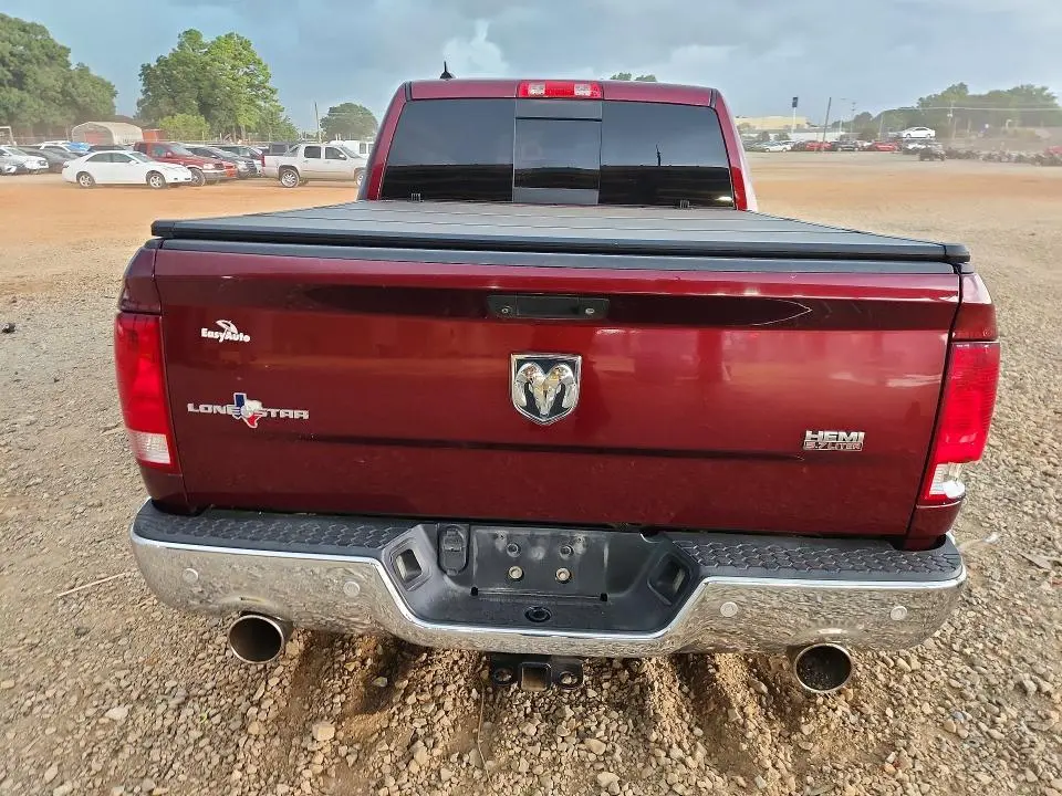 2016 RAM 1500 SLT  