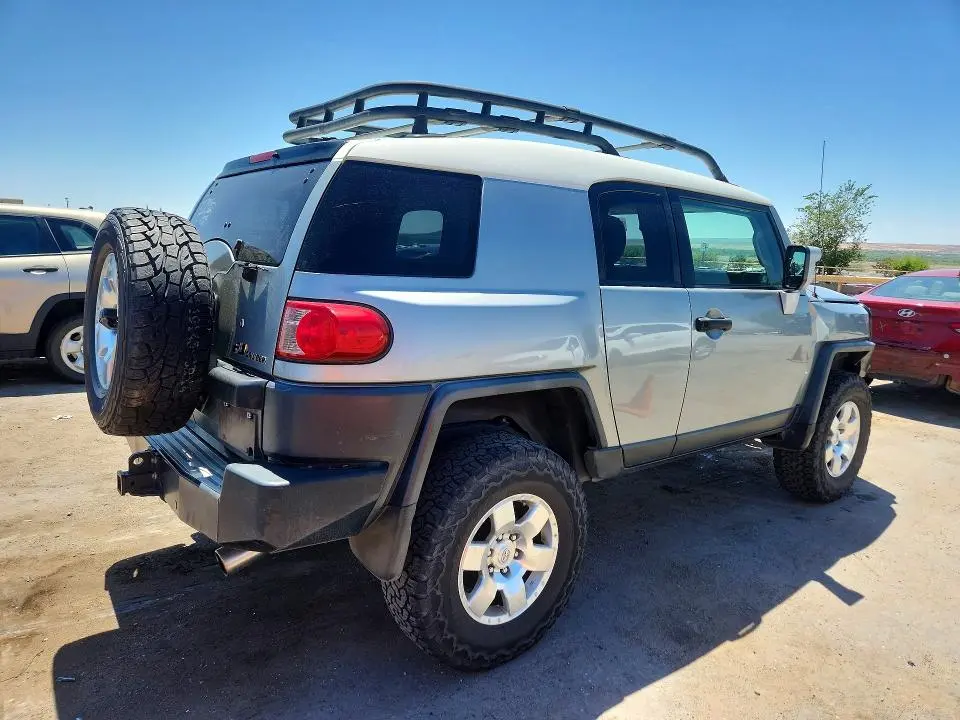 2010 TOYOTA FJ CRUISER BASE  