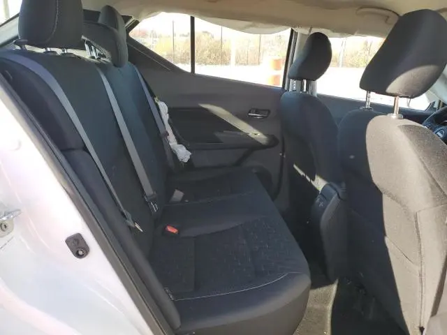 2024 NISSAN KICKS SV  