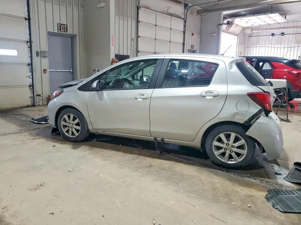 2015 TOYOTA YARIS 5-DOOR LE  