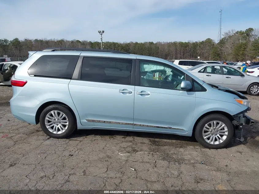 2015 TOYOTA SIENNA XLE 8 PASSENGER