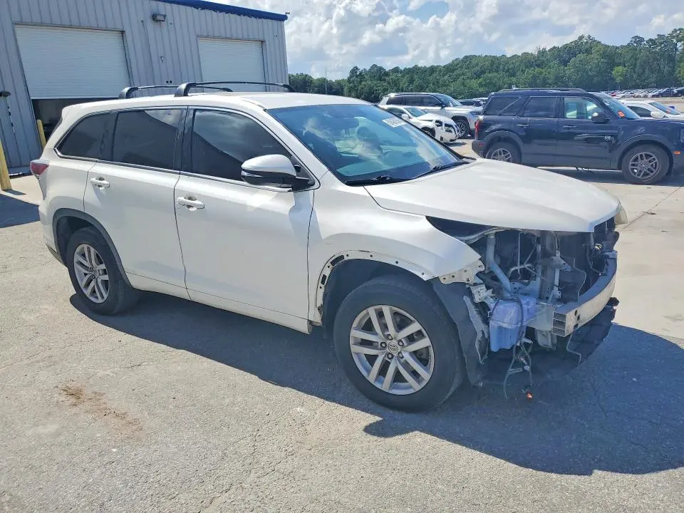 2014 TOYOTA HIGHLANDER LE  