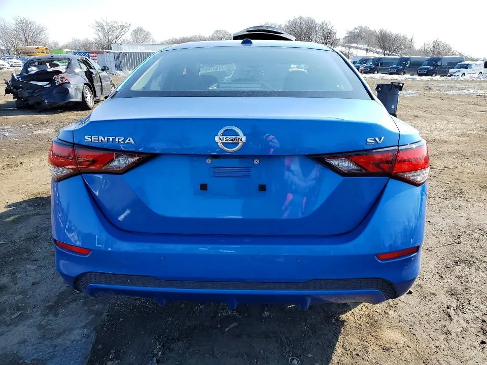 2022 NISSAN SENTRA SV  