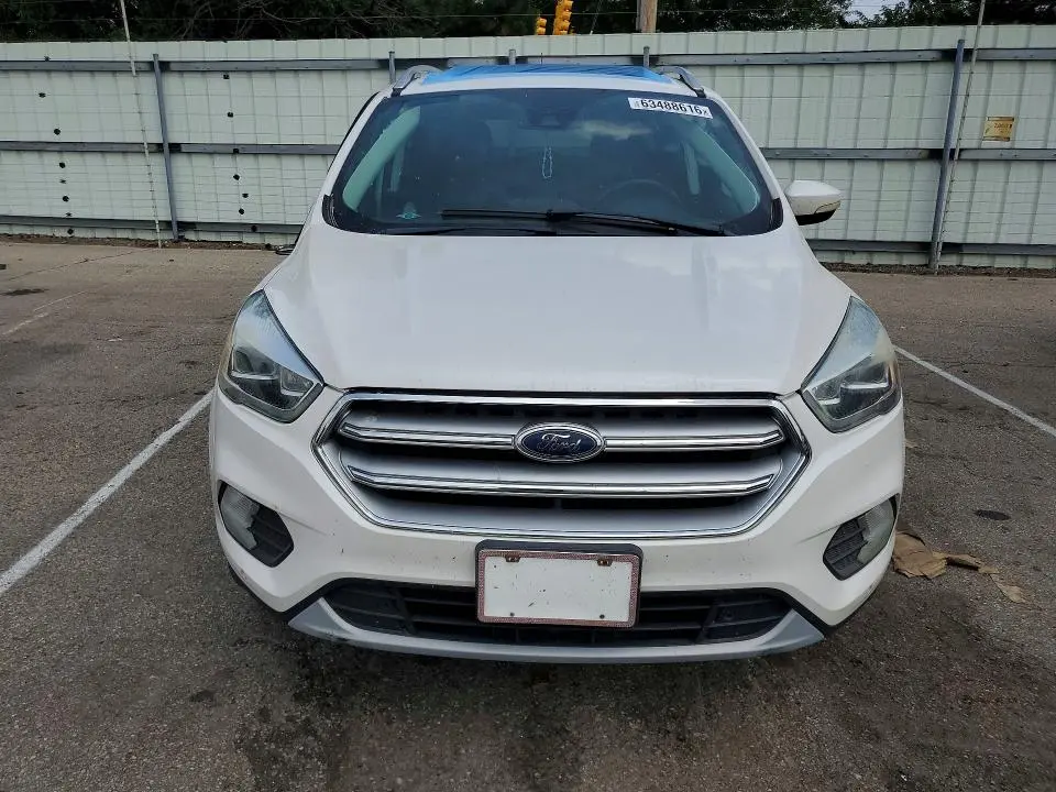 2017 FORD ESCAPE TITANIUM  