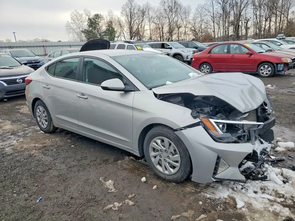 2019 HYUNDAI ELANTRA SE  