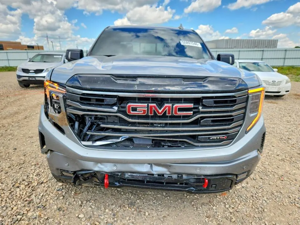 2025 GMC SIERRA K1500 AT4  