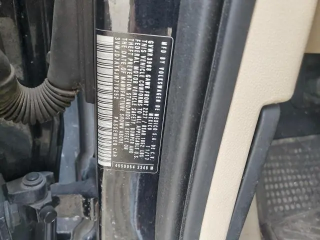 2018 VOLKSWAGEN BEETLE SE  