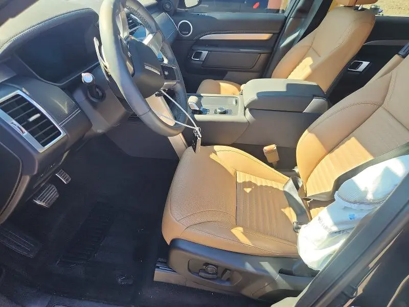 2024 LAND ROVER DISCOVERY DYNAMIC SE  