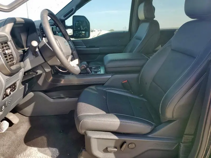 2025 FORD F150 LARIAT  