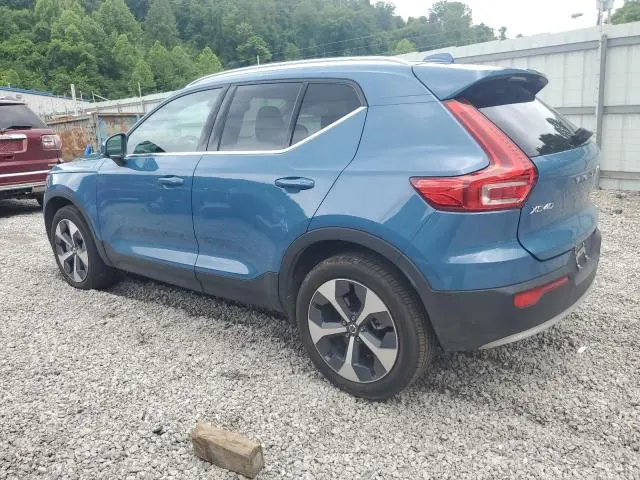 2024 VOLVO XC40 CORE  