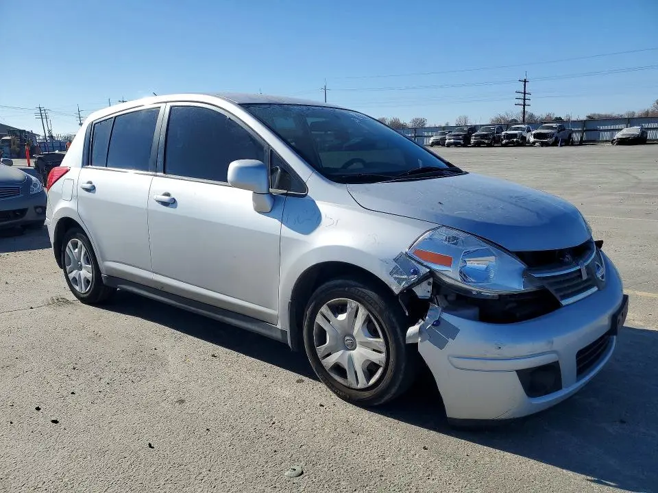 2011 NISSAN VERSA 1.8 S  