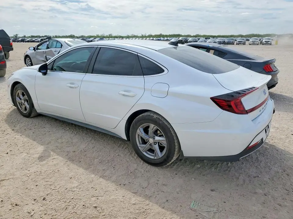 2022 HYUNDAI SONATA SE  