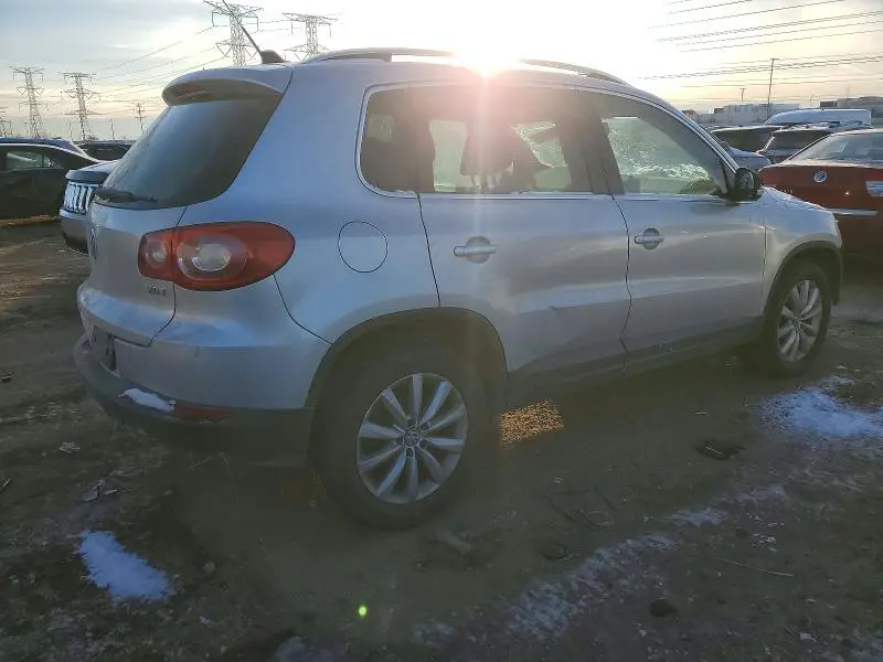 2011 VOLKSWAGEN TIGUAN S  