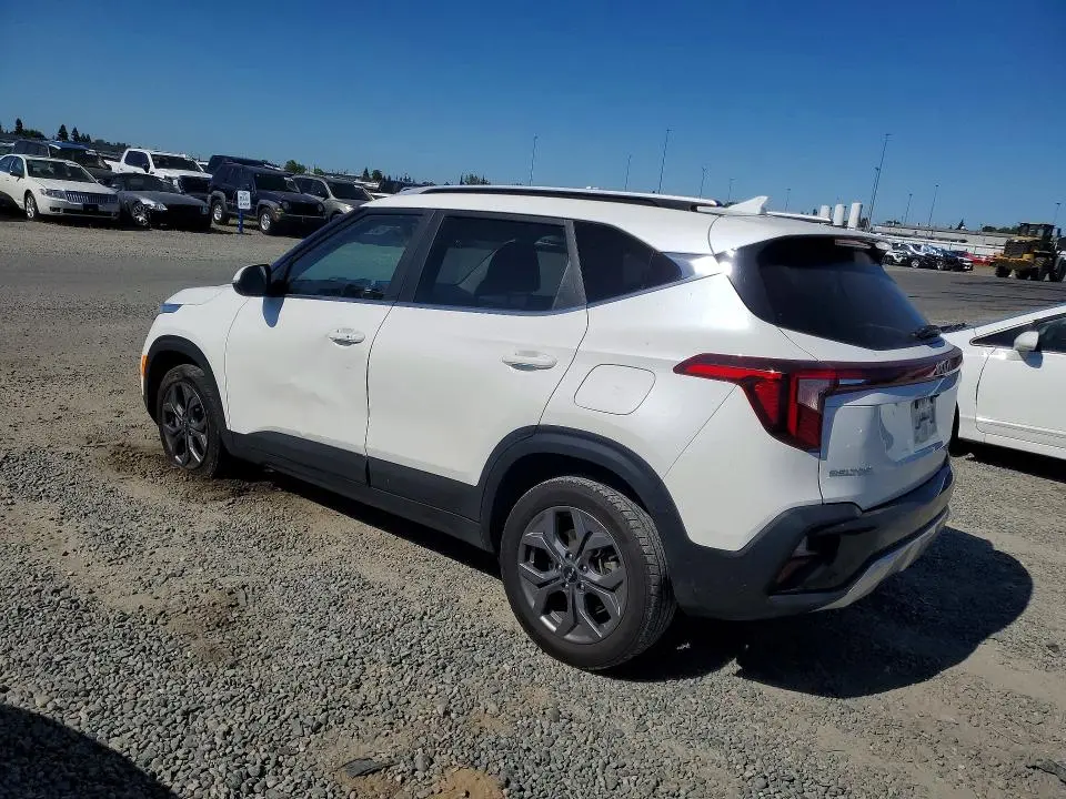 2024 KIA SELTOS S  
