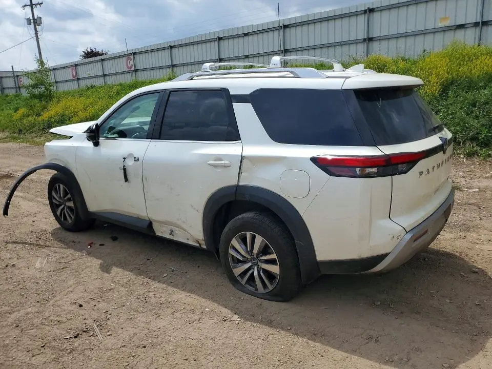 2023 NISSAN PATHFINDER SL  