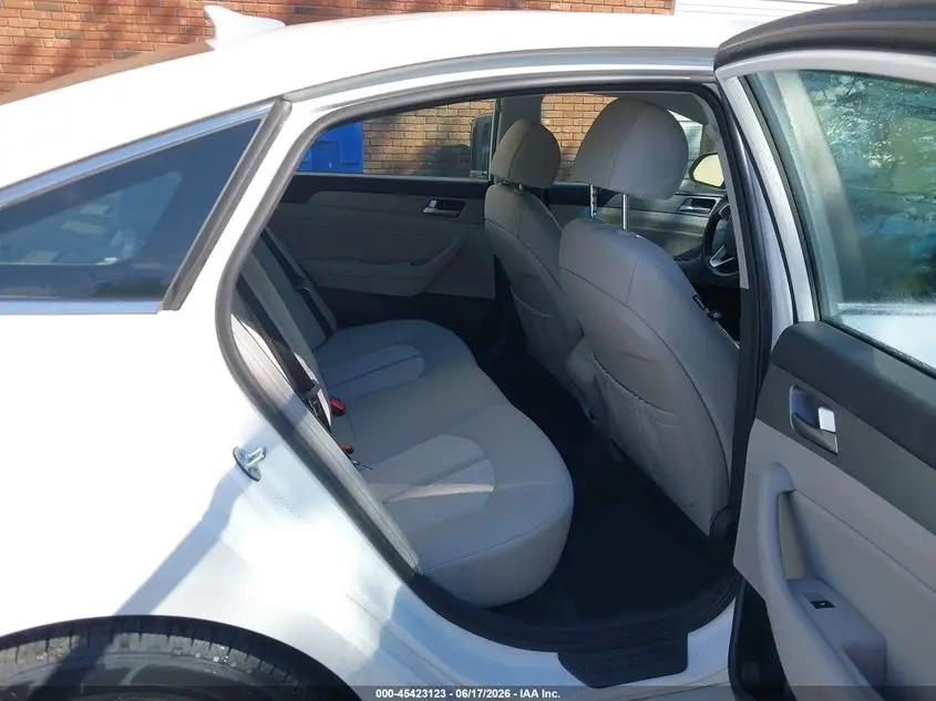 2018 HYUNDAI SONATA HYBRID SE