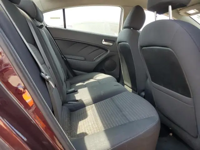 2017 KIA FORTE LX  