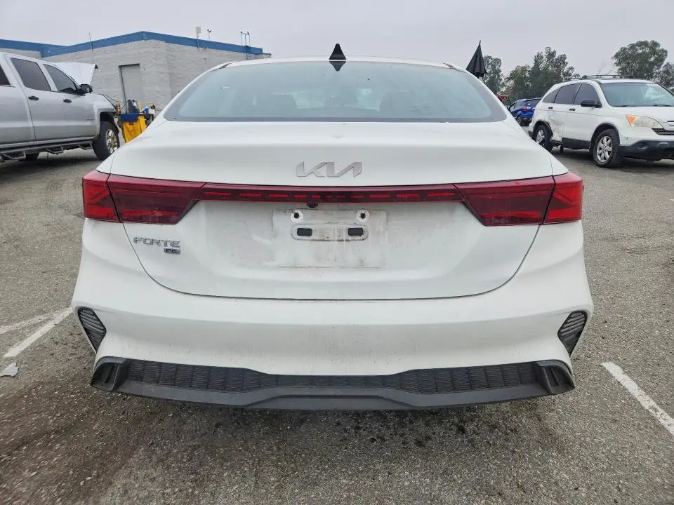2024 KIA FORTE LX  
