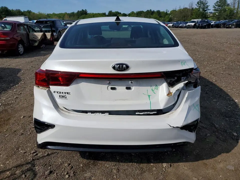 2021 KIA FORTE LXS  