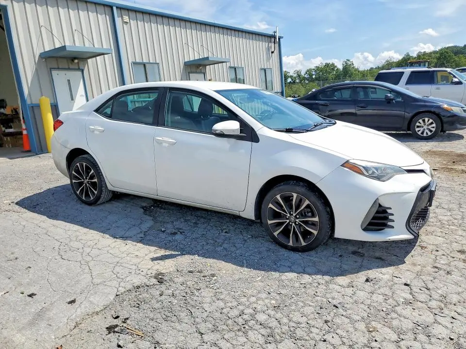 2018 TOYOTA COROLLA SE  