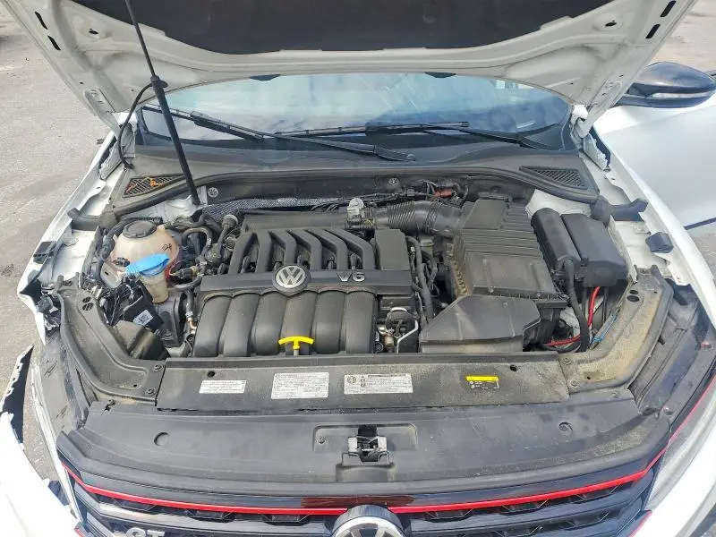 2018 VOLKSWAGEN PASSAT GT  