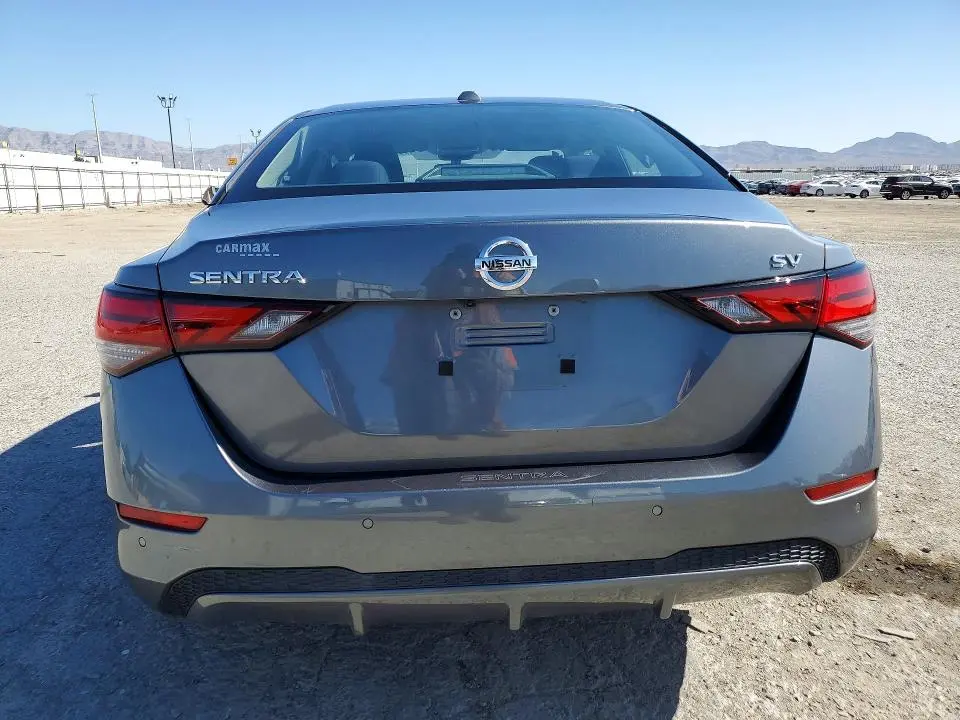 2022 NISSAN SENTRA SV  