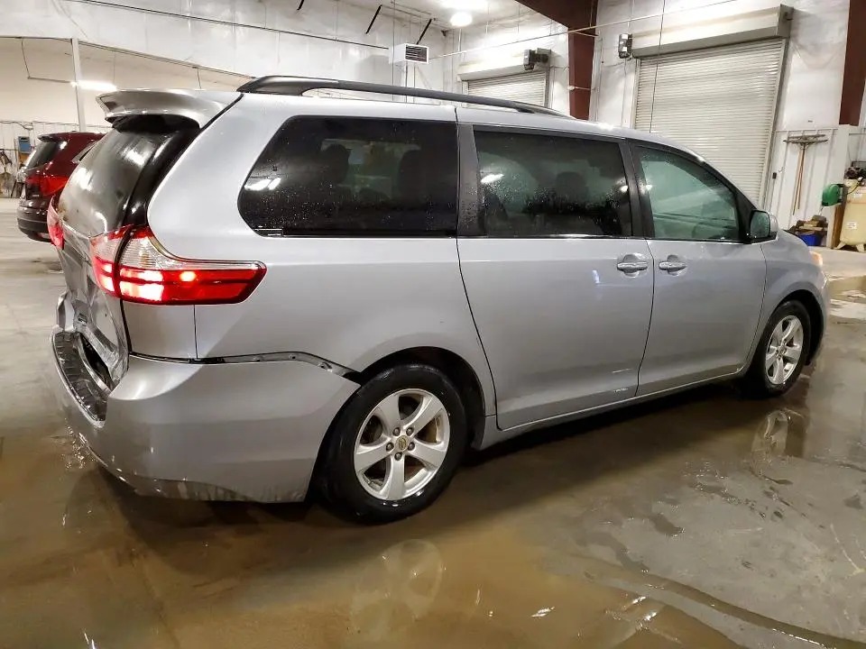 2016 TOYOTA SIENNA XLE 8-PASSENGER  