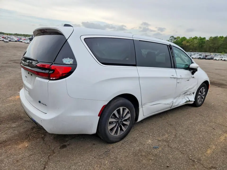 2023 CHRYSLER PACIFICA HYBRID TOURING L  