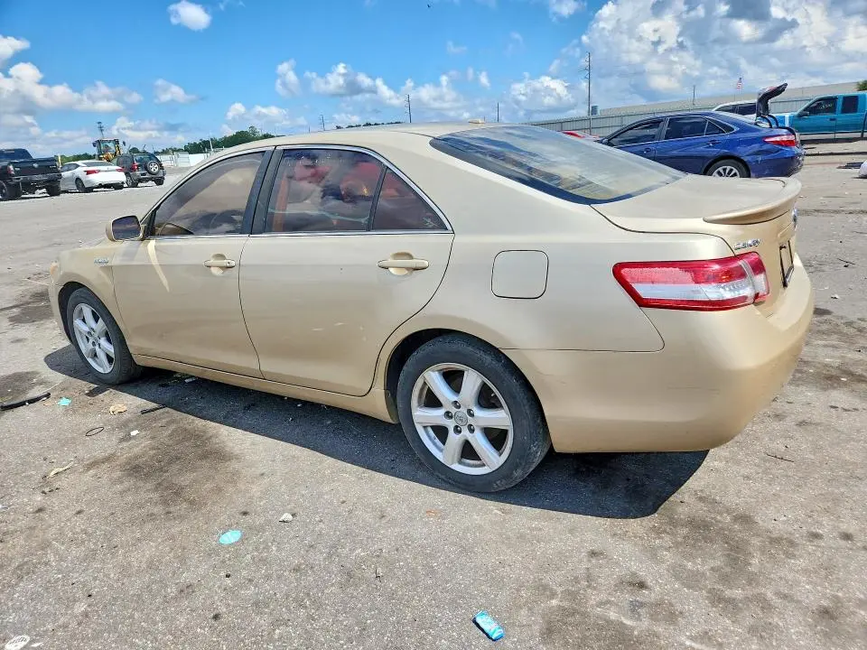 2010 TOYOTA CAMRY LE  